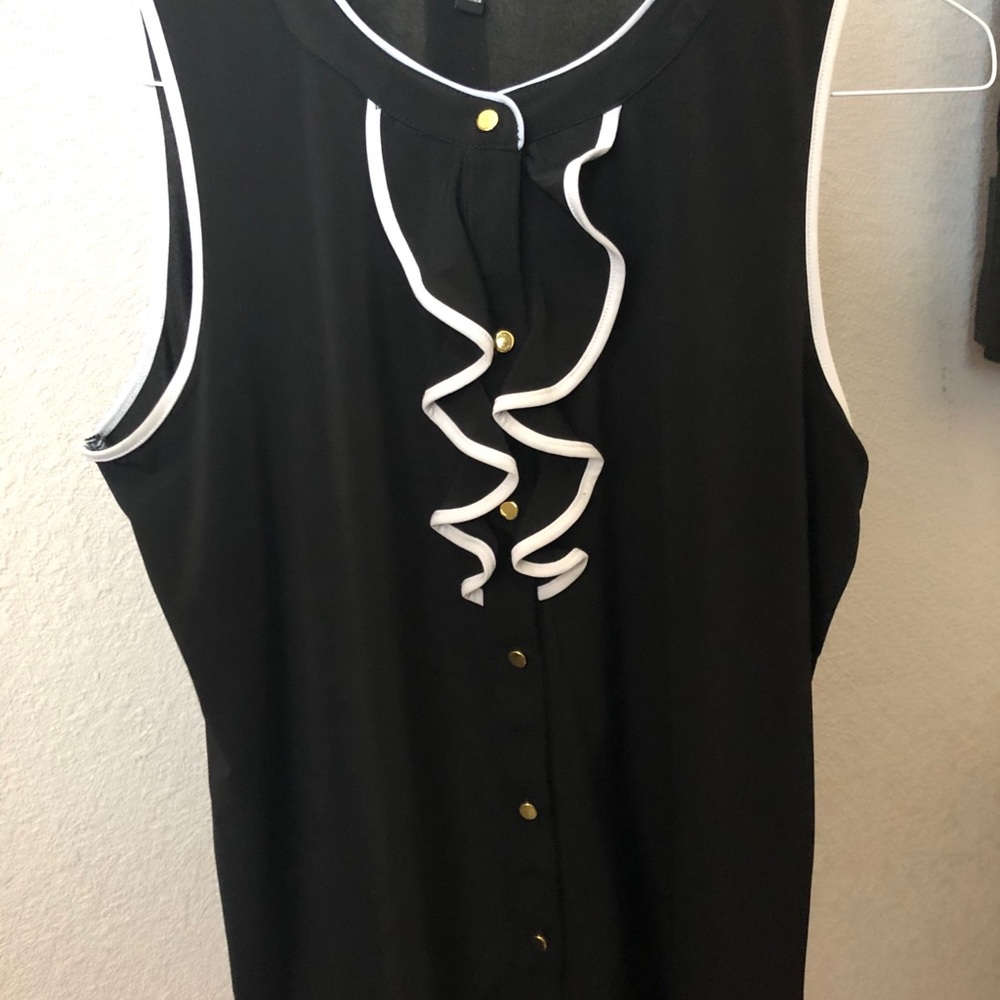 Sleeveless ruffle blouse